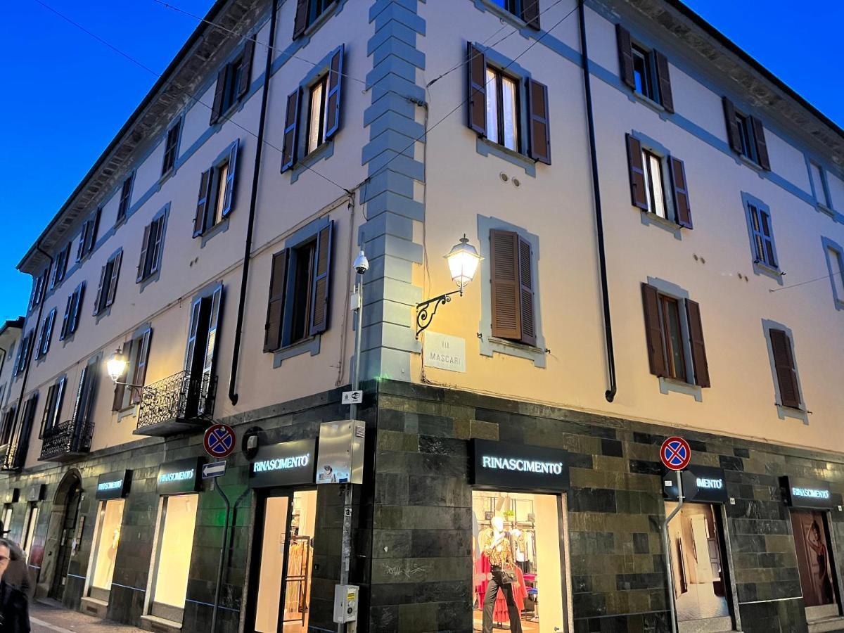 Casa Cavour Lecco - Downtown Design Penthouse Apartment Exterior photo